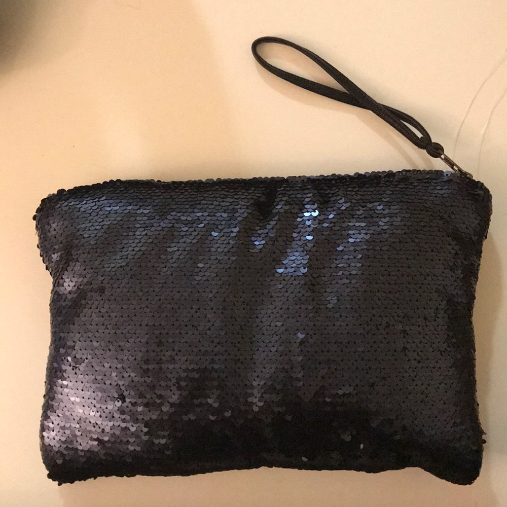 Navy sequin clutch/wristlet